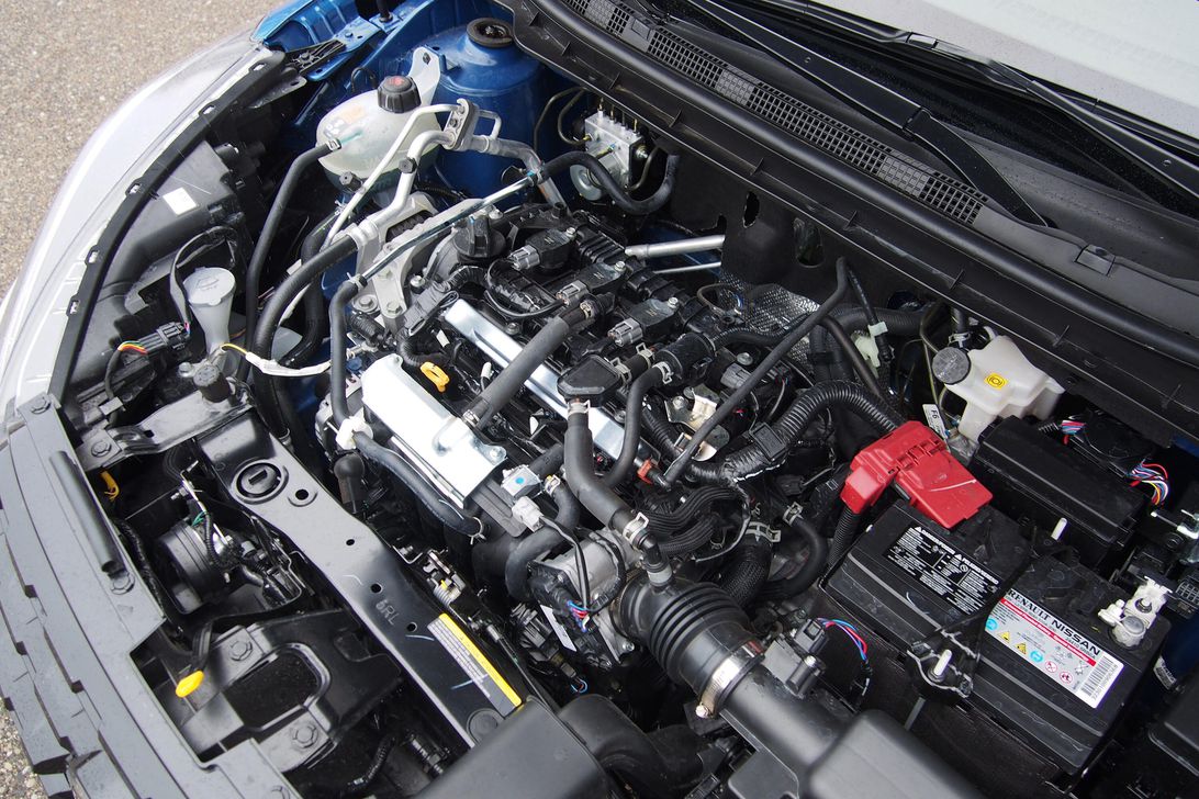 2021 Nissan Kicks SR