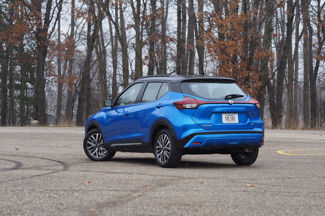 2021 Nissan Kicks SR