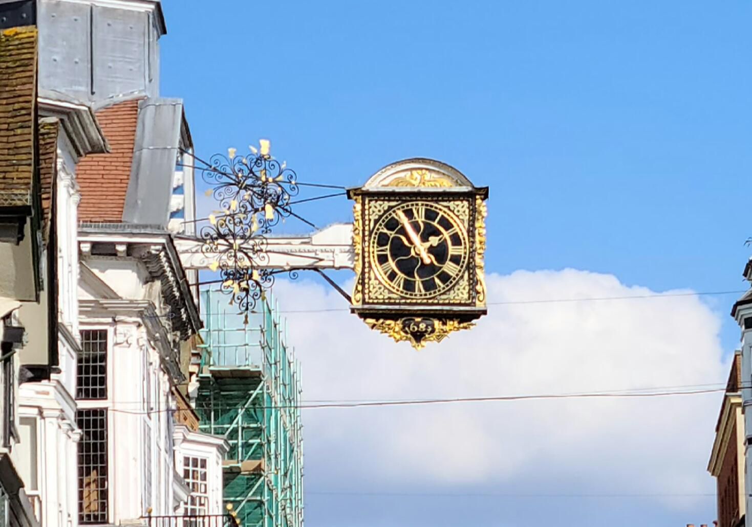 guildford-clock-64mp-crop