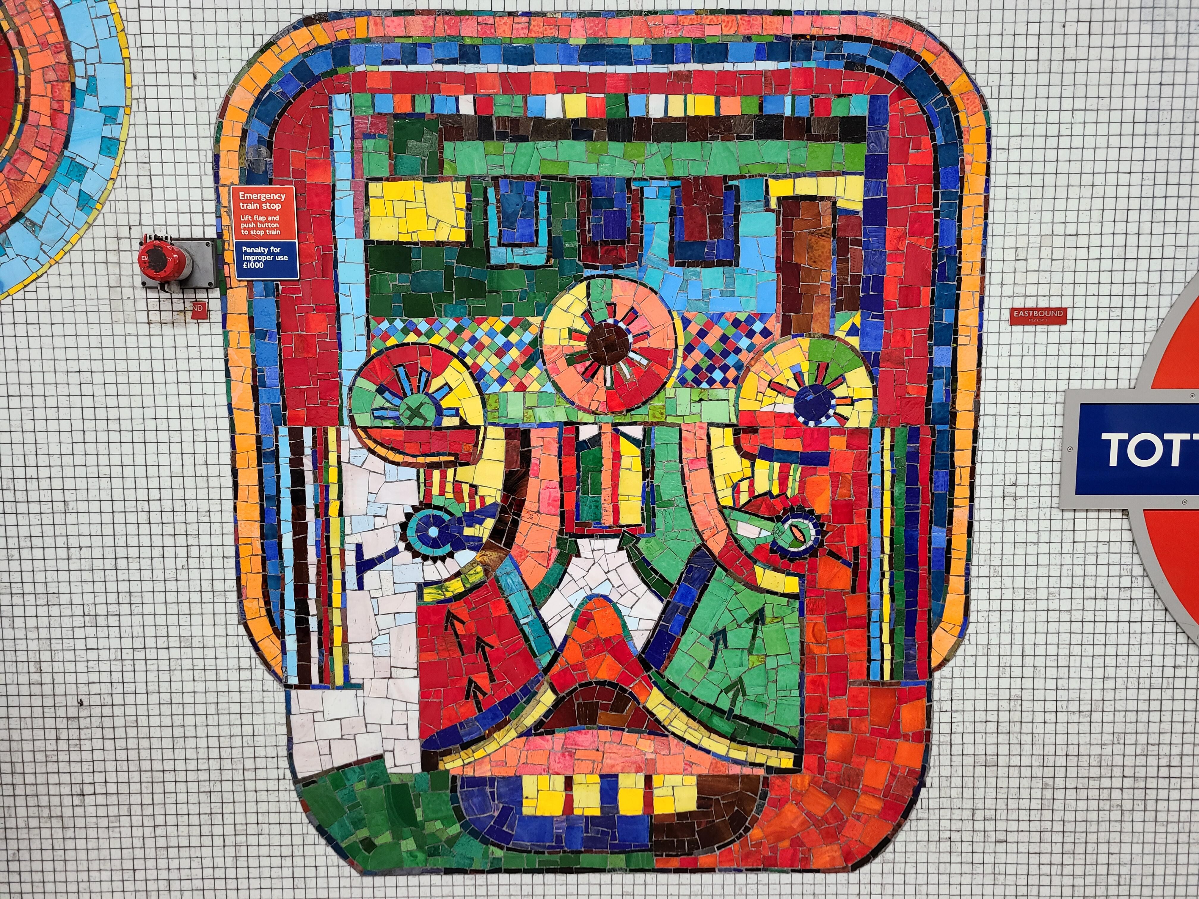 tottenham-court-road-london-underground