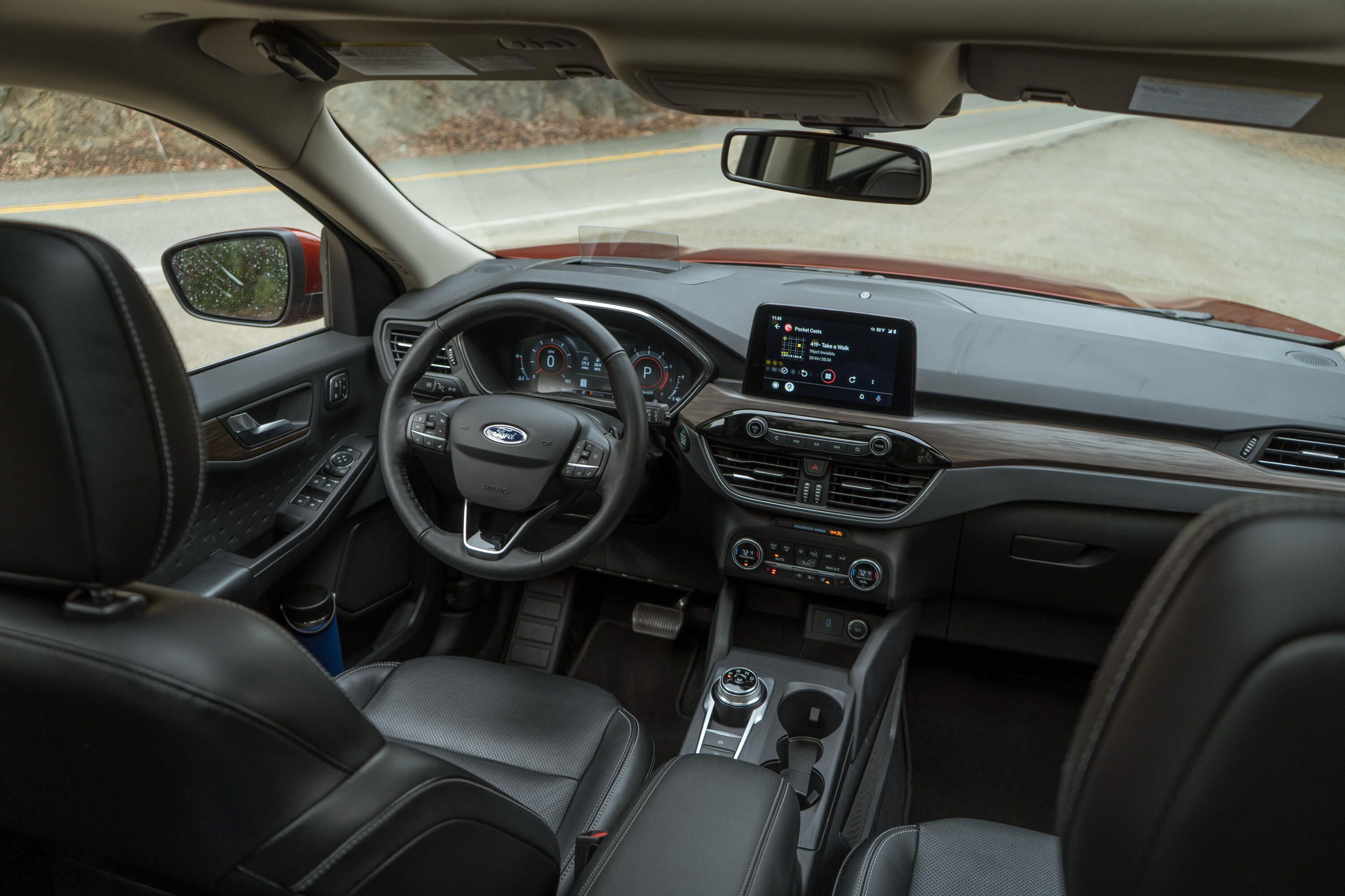 ford-escape-titanium-2021-736133