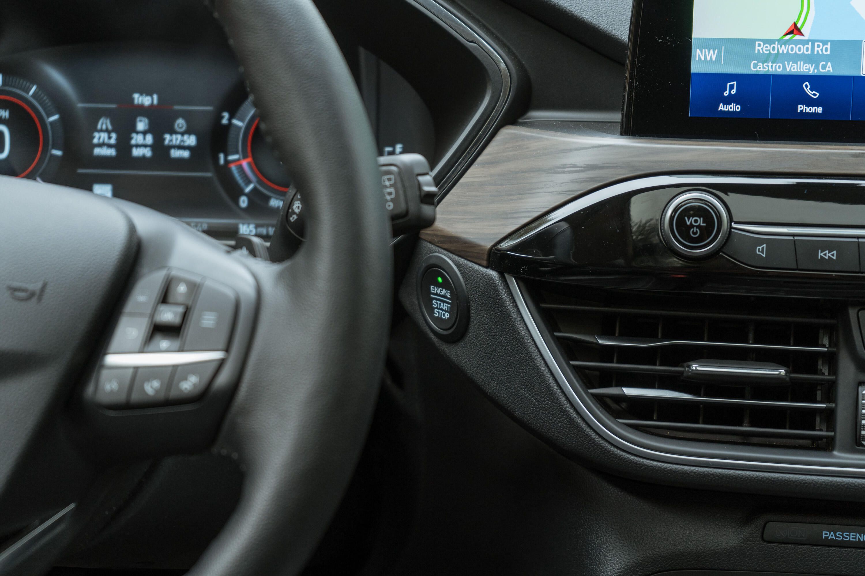 ford-escape-titanium-2021-736161